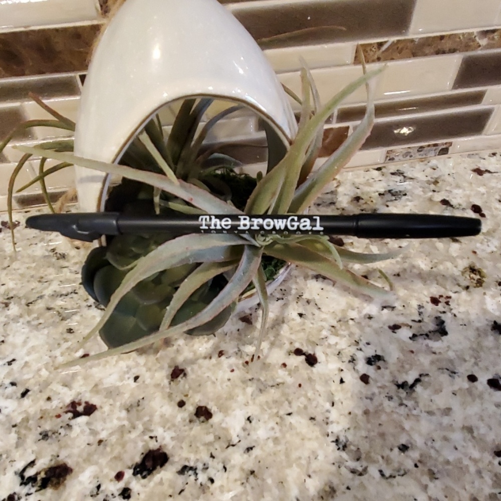 The BrowGal Eyebrow Pencil in Medium Brown 04